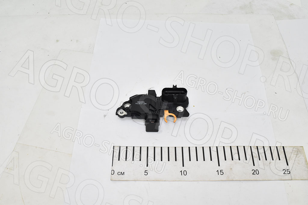 Регулятор генератора RB0297A со щеточным узлом  UTM
