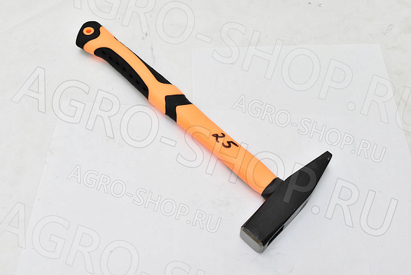 Молоток 400 гр с фиберглассовой ручкой Вихрь (73/6/8/5)