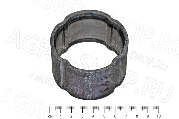 Втулка 77.37.152 распорная ДТ-75 
