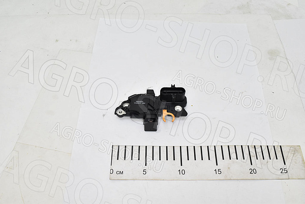 Регулятор генератора RB0297A со щеточным узлом  UTM